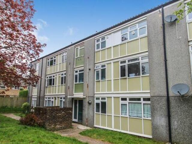 House for sale in Furnace Green, Crawley