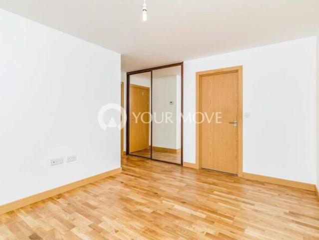 Flat for sale in Monks Orchard, Kent