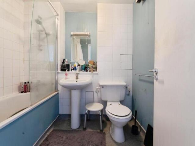 Flat for sale in Cat Hill
