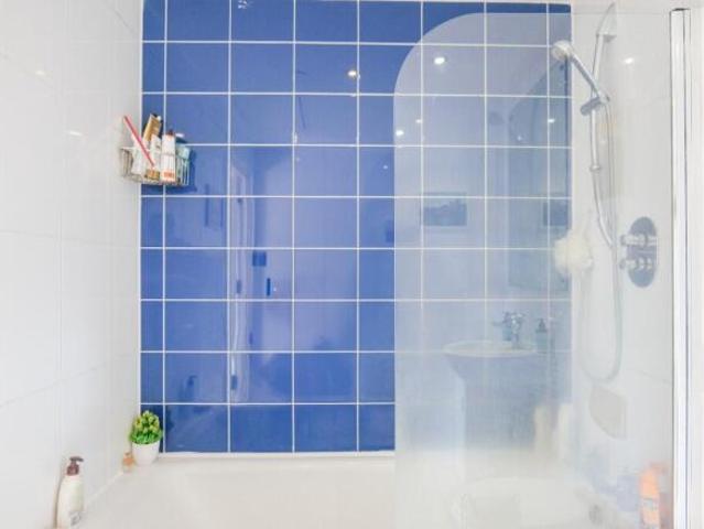 Flat for sale in West Yorkshire
