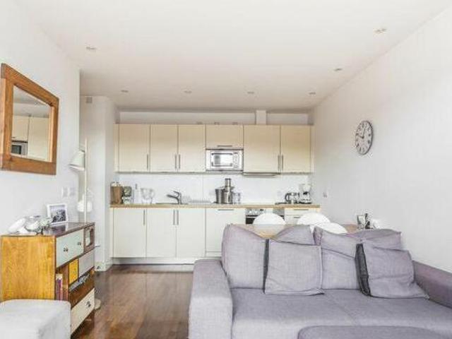 House for sale in Bishopsgate, Greater London