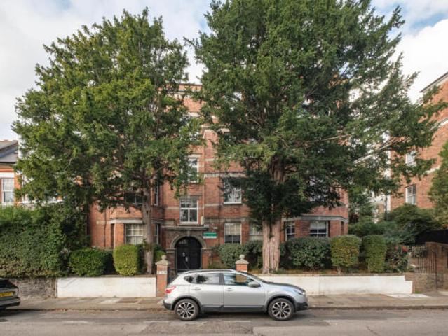 Flat for sale in Cat Hill, England