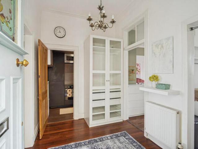 Flat for sale in Hyndland, Scotland