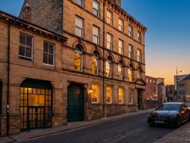 Flat for sale in Bradford, West Yorkshire