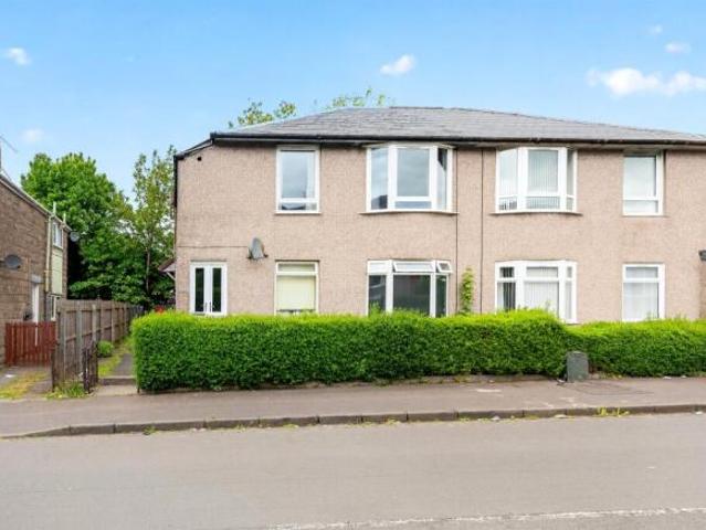 Flat for sale in King's Park, Scotland