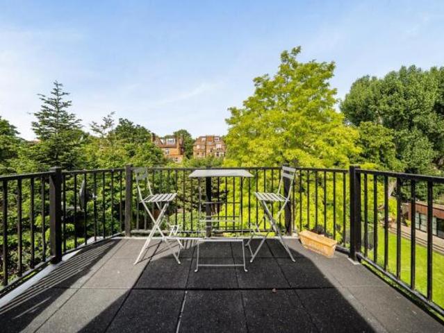 Flat for sale in Hampstead, Greater London