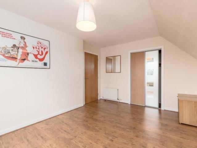 Flat for sale in Dalry, Scotland
