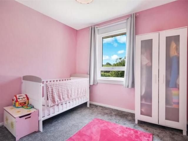 Flat for sale in Drumchapel, Scotland
