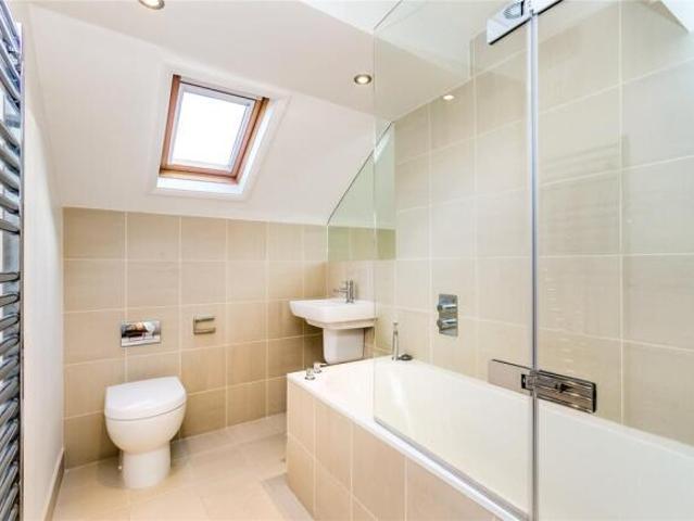 Flat for sale in Fulham, Greater London