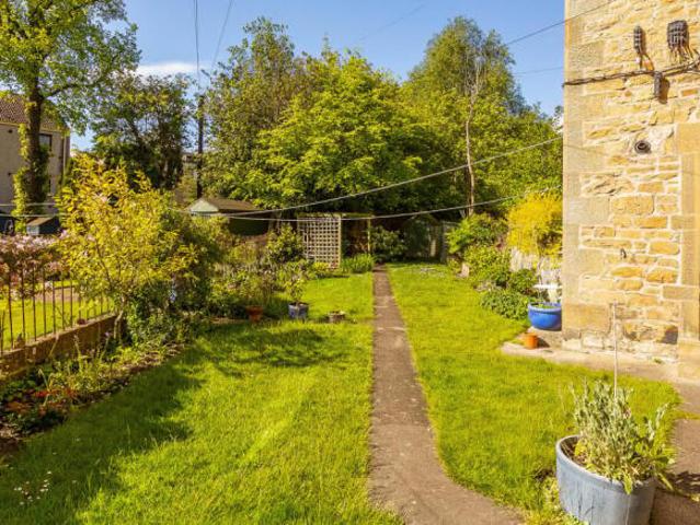 Flat for sale in Wardie, Trinity