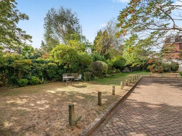 Flat for sale in Cat Hill, England