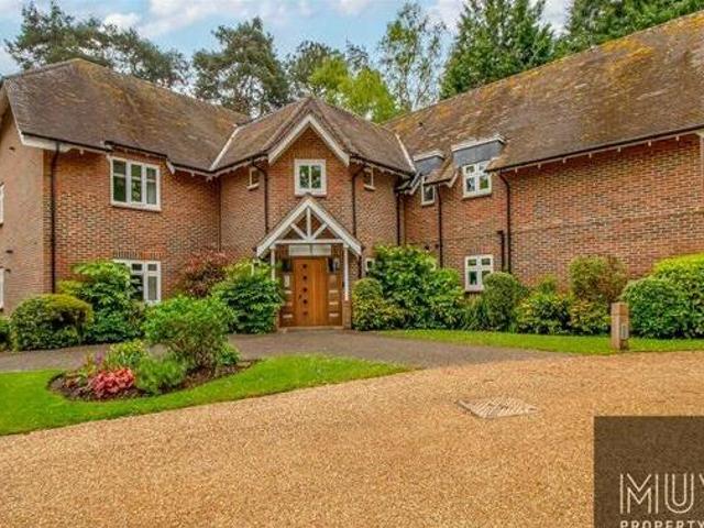 House for sale in Tricketts Cross, Ferndown