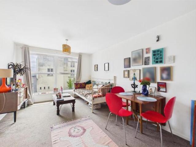Flat for sale in Kingsdown, Dover