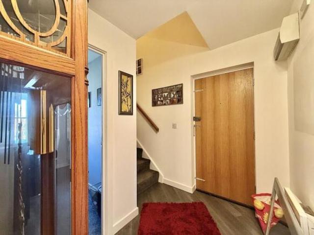 Flat for sale in Key Street, Suffolk