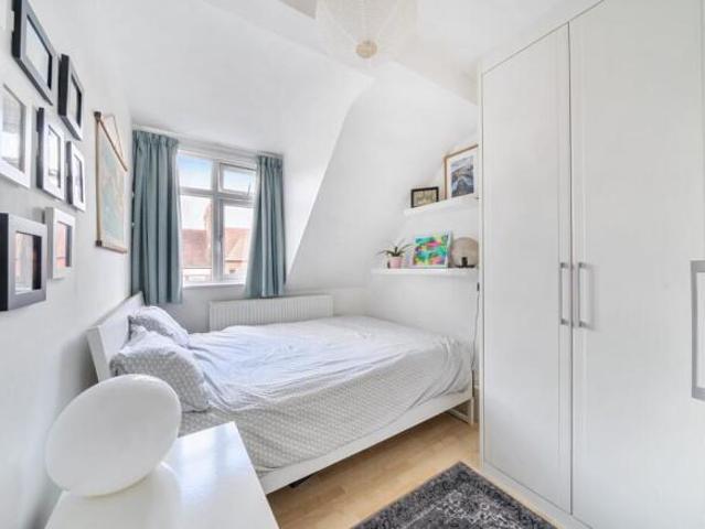 Flat for sale in London Borough of Lambeth, Greater London