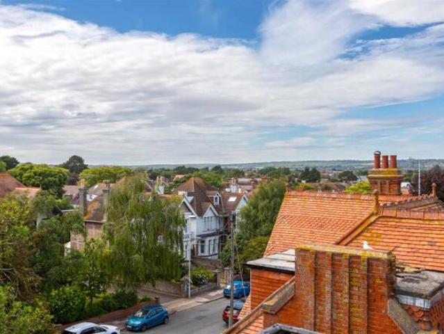 Flat for sale in West Worthing, Worthing