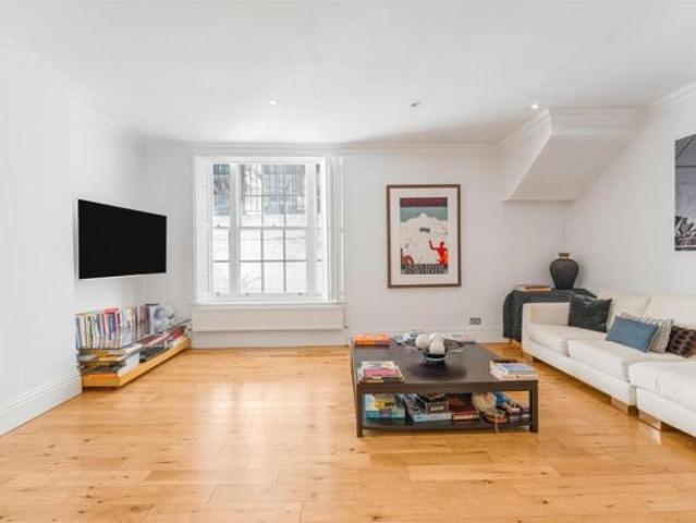 Flat for sale in Chelsea, Greater London