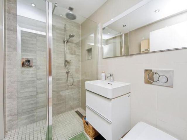 Flat for sale in Calderstones