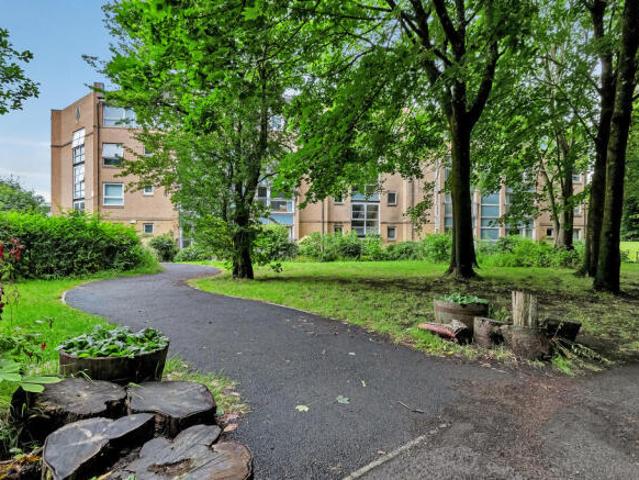 Flat for sale in Partick, Scotland