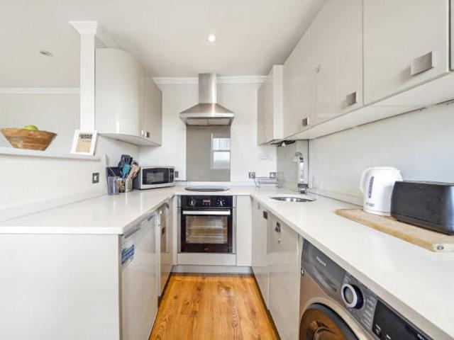Flat for sale in Cat Hill
