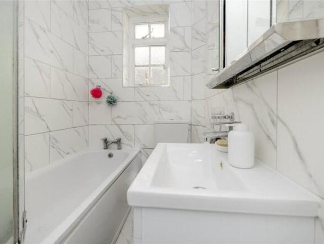 Flat for sale in Cat Hill