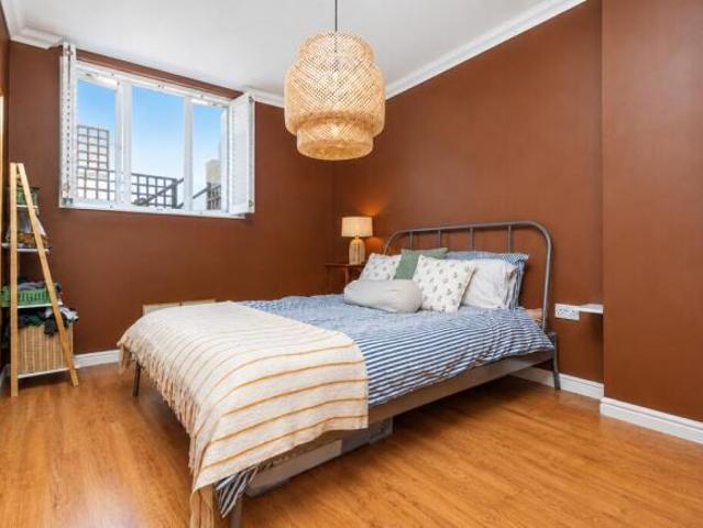 Flat for sale in Acol, Kent