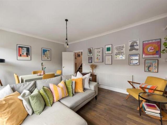 Flat for sale in Walthamstow, Greater London