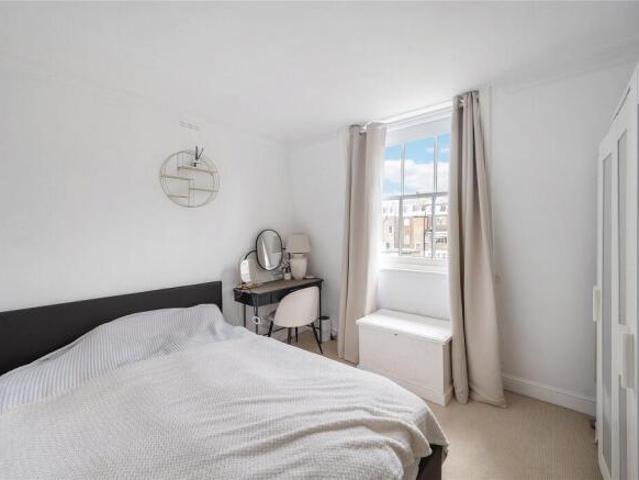 Flat for sale in Belgravia, Greater London