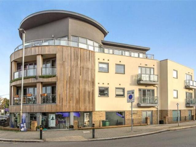 Flat for sale in Southfields, Greater London