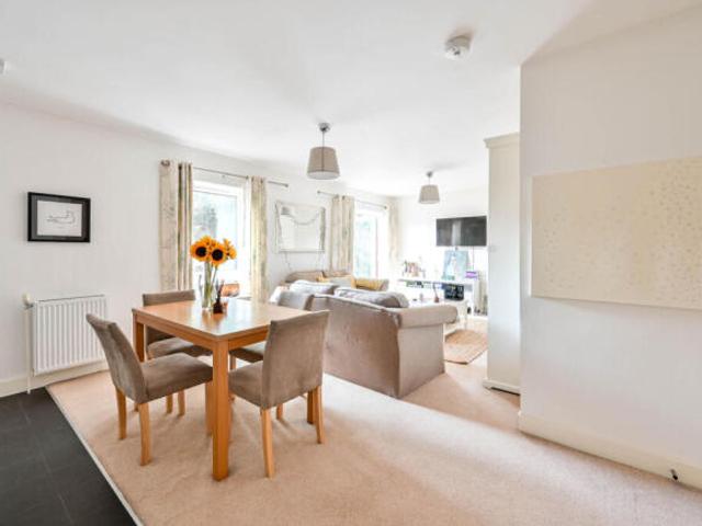 Flat for sale in Westborough, Surrey