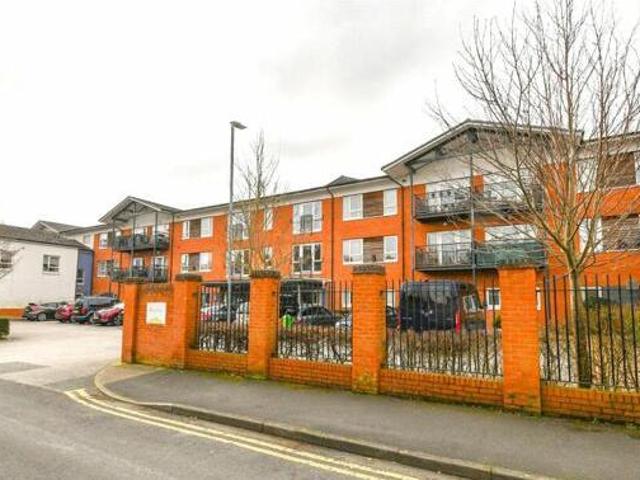 House for sale in Rossmore, Cheshire