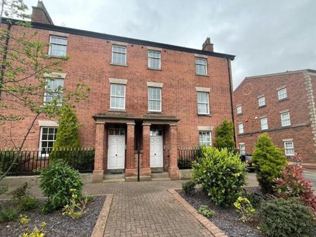 House for sale in Rossmore, Cheshire
