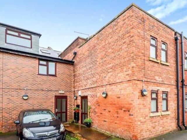 House for sale in Rossmore, Cheshire