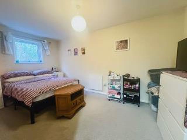 Flat for sale in Feckenham, City Of Bristol