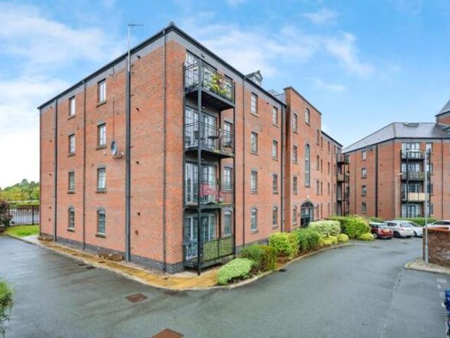 Flat for sale in Dutton, Cheshire