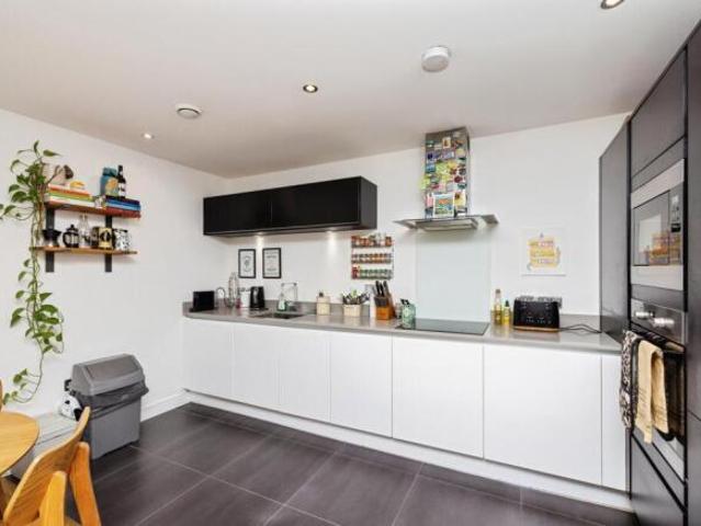 Flat for sale in Cat Hill