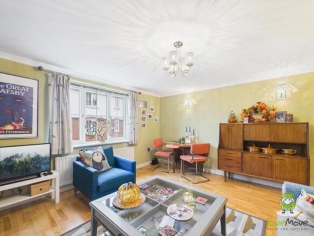 Flat for sale in Priest Down, Hampshire