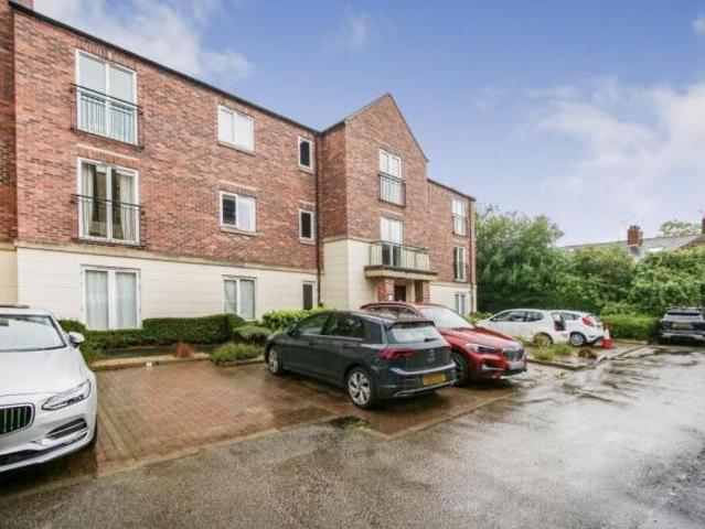 Flat for sale in Foss Islands, High Field