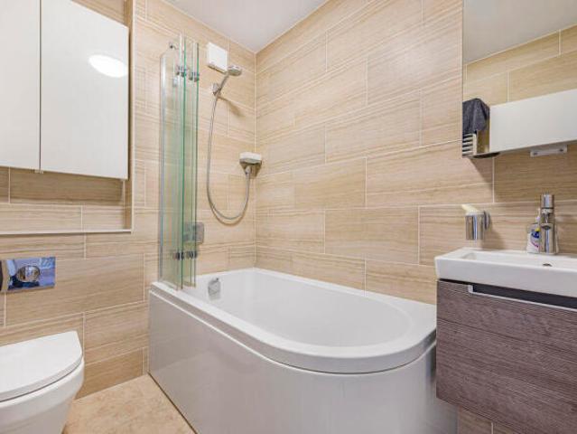 Flat for sale in Sidcup, Greater London