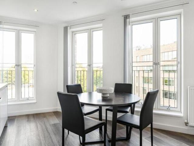 Flat for sale in Cat Hill, England