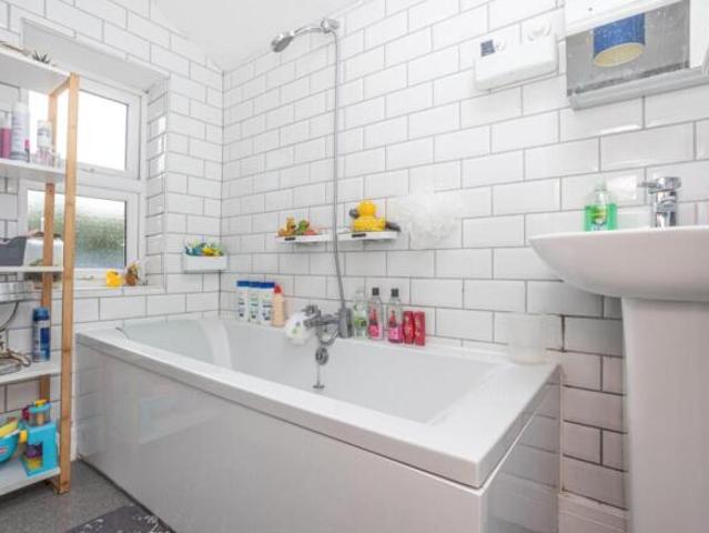 Flat for sale in Acol, Kent