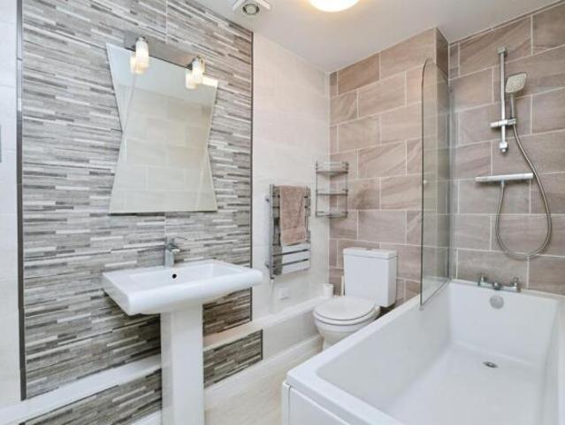 Flat for sale in North Watford, Watford