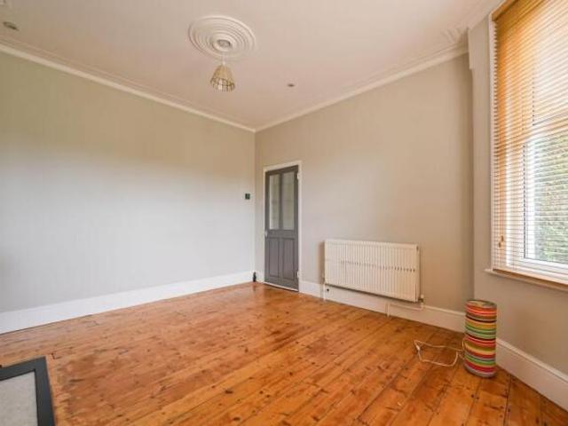 Flat for sale in Tottenham, Greater London