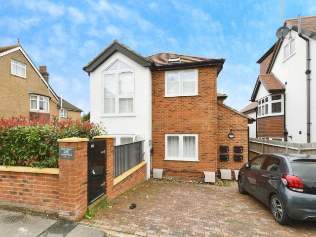 Flat for sale in London Borough of Croydon, Cat Hill