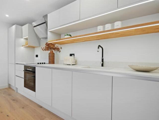 Flat for sale in Sandown Park, Kent