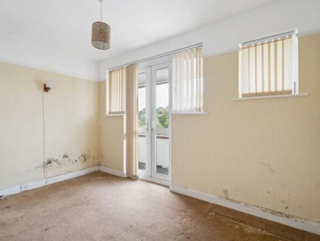 Flat for sale in Watford, Hertfordshire