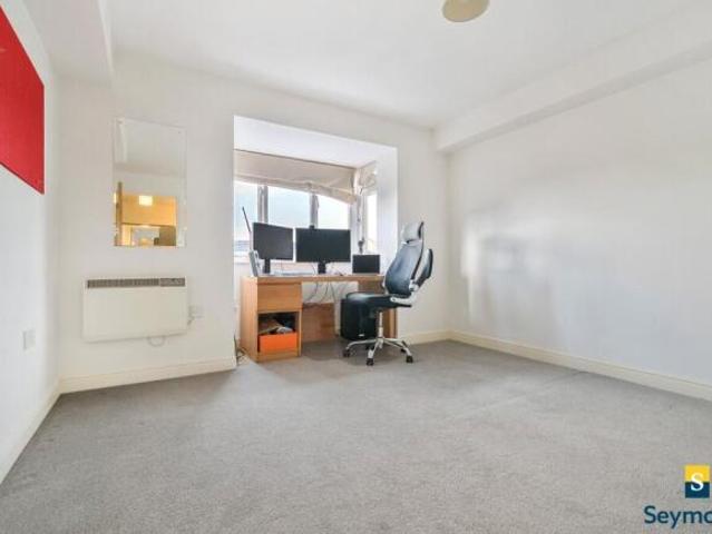 Flat for sale in Guildford Park, Guildford