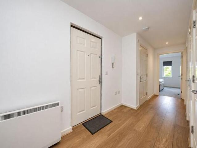 Flat for sale in Watford, Hertfordshire