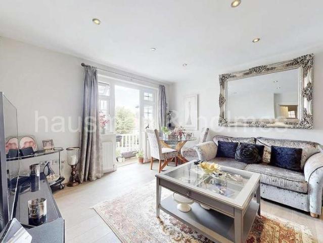 Apartment for sale in Child's Hill