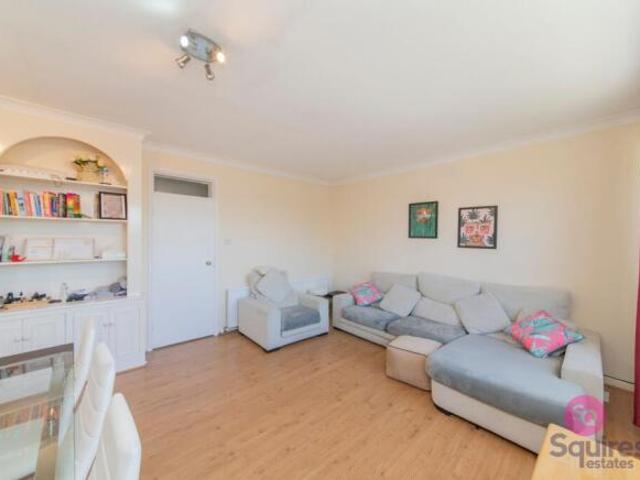 Flat for sale in Finchley, Greater London